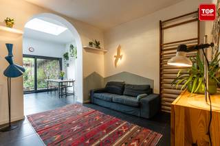 Deze ruime gezinswoning is gelegen op een uitstekende locatie in Gent, op slechts vijf minuten fietsen van het stadscentrum. Hier combineert u...