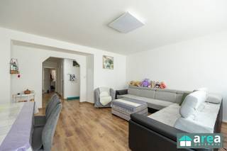 Dit ruime duplexappartement is gelegen in het gegeerde Deurne-Zuid, meer bepaald in de wijk Muggenberg-Arena.In de directe omgeving zijn er tal van...