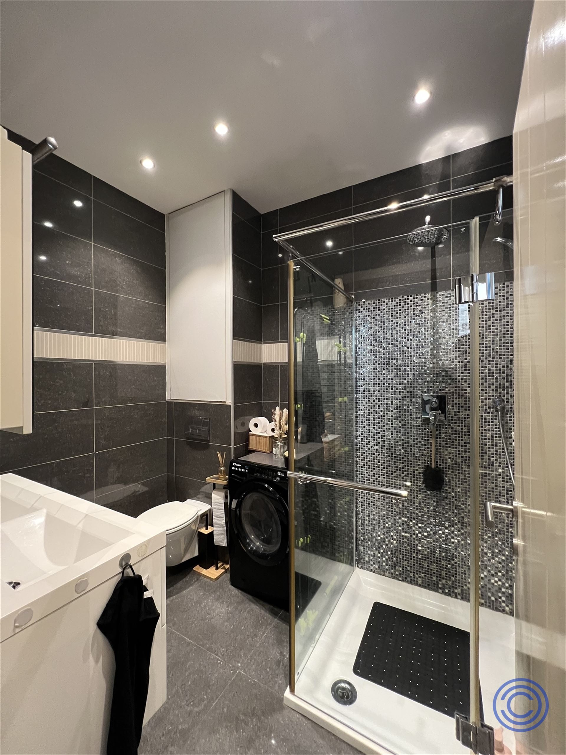 Pand met prachtig authentieke gevel bestaande uit 4 1-slpk app'en op het Eilandje - foto 4