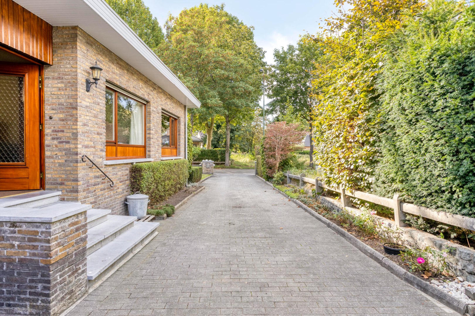 Woning met 3 slaapkamers en een bureau gelegen in een doodlopende straat - foto 5