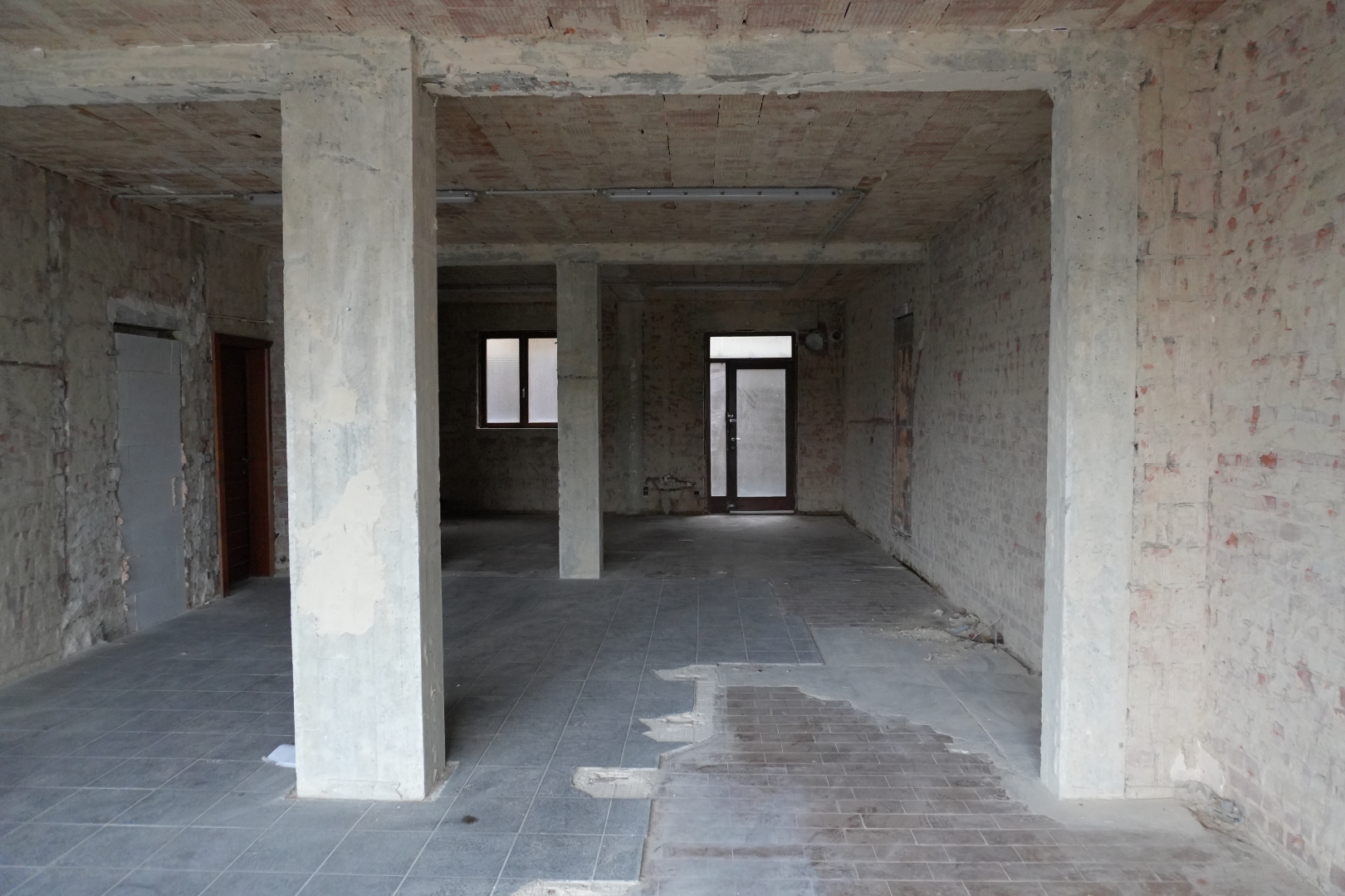 Casco handelgelijkvloers op het Europaplein te Oostduinkerke nabij het strand - photo 2
