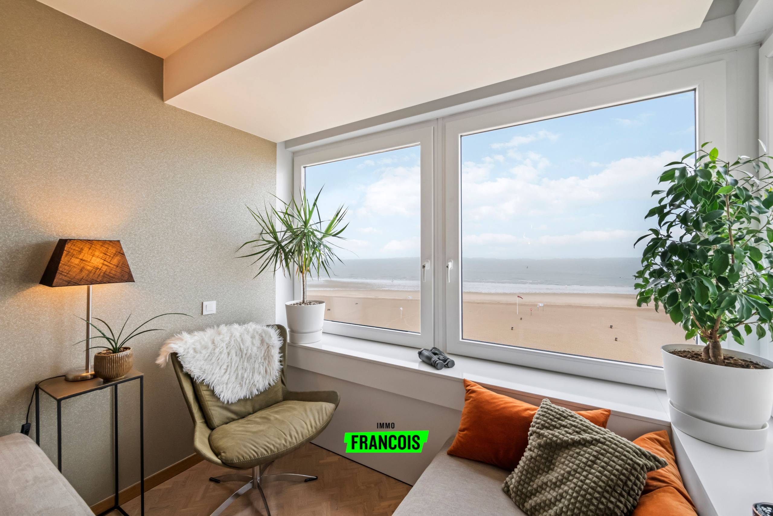 Luxueus gerenoveerd appartement met frontaal zeezicht op de Albert I Promenade te Oostende. - foto 4