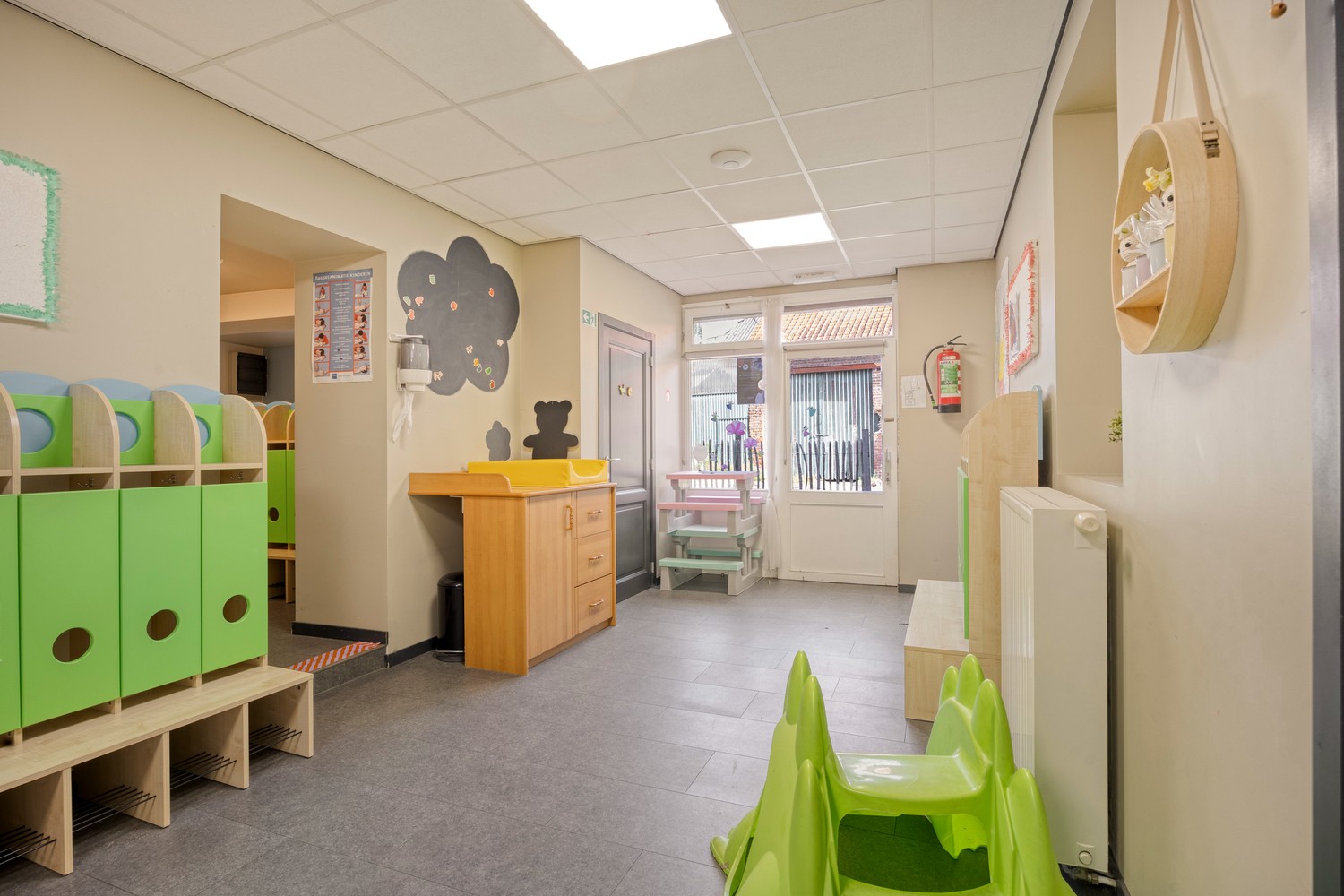 Veelzijdig pand met veel ruimte en potentieel in Nieuwerkerken te koop! - foto 4