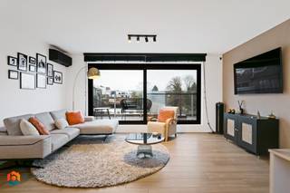 Op deze uitstekende locatie in het centrum van Putte bevindt zich dit energiezuinig appartement met twee slaapkamers en zuidgericht terras in...