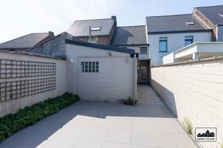 Welkom in de Driesstraat, gelegen in het hart van het gezellige Merelbeke-Melle. Deze instapklare woning met 2 slaapkamers is de perfecte thuis...