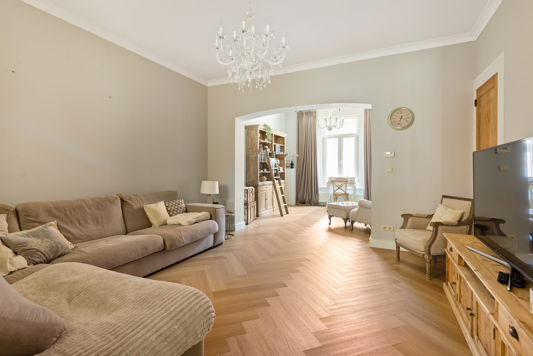 Ruime recent vernieuwde herenwoning met 3 slaapkamers en gezellige stadstuin met achteringang - foto 5