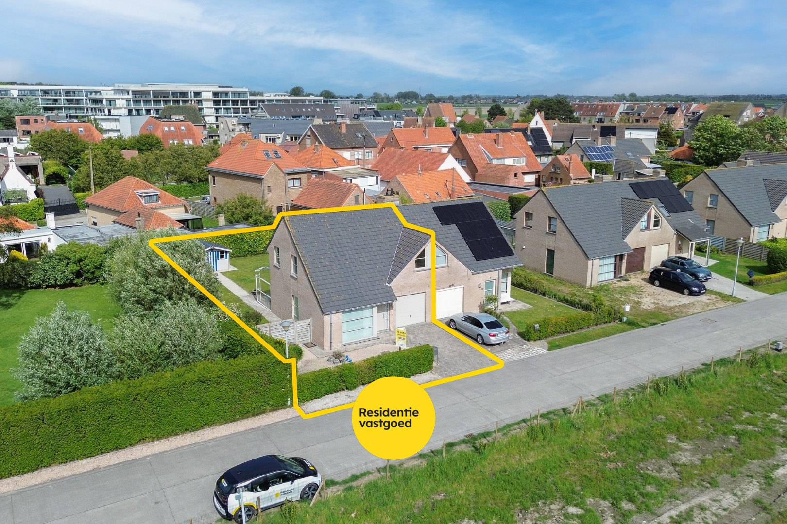 Instapklare halfopen bebouwing met 3 slaapkamers en tuin in De Haan! - foto 1