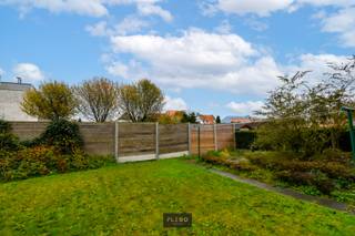 Niet ver van het centrum van De Haan heb je dit charmant 2de verdiep appartement. Zeer lichtrijk en ruim geeft deze woning plus punten. Met...