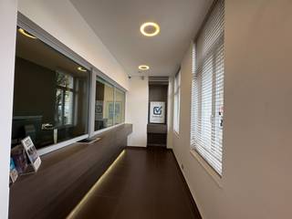 Instapklare en functionele kantoorruimte te huur in Wakken, ideaal voor vrije beroepen, consultancy, verzekeringen, boekhouding of...