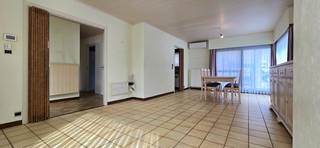 Voor een afspraak bel Kim 0473 72 33 62.<br /><br />Te renoveren gelijkvloerse prefab woning OB met 3 slaapkamers op een grondoppervlakte van 1481ca.<br />Deze woning staat aan de verbindingsweg van Heusden-Zolder naar Lummen in het gehucht Genenbos.<br />Op minder dan 500 meter heb je de kleuter-en lagere school en de kinderopvang.<br />Verder vind je in de onmiddelijke omgeving een apotheker, dokter, frituur en bakker.<br /><br />Op 5 minuutjes rijden kom je in het centrum van Lummen met zijn winkels, supermarkten, kleuter -lagere en middelbare school, kinderopvang, het bussenknooppunt en alle sportaccomodatie.<br /><br />Ook de op -en afritten E313/E314 zijn op minder dan 5 minuutjes rijden.<br /><br />INDELING<br />Via de inkomhal kom je in de leefruimte met veel lichtinval. Vanuit de leefruimte kan je naar de keuken met afwasmachine en koelkast. Aan de nachthal heb je de wasruimte, badkamer (met inloopdouche)en 3 slaapkamers.<br />vanuit de veranda van 15m² kan je rustig genieten van de ruime tuin.<br /><br />Ramen: hout met dubbel glas.<br />Verwarming op aardgas.<br /><br />EPC label E.<br /><br />Alle documenten zijn te raadplegen op onze website www.immobennysimons.be