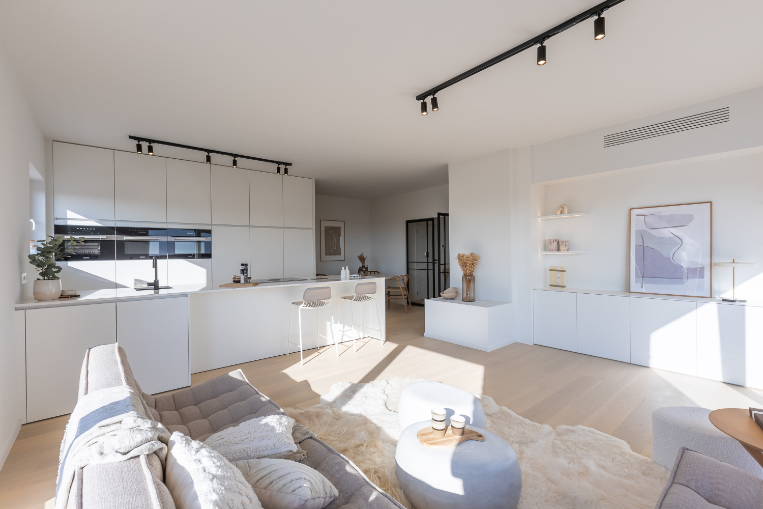 Gerenoveerd penthouse appartement met riant terras - foto 1