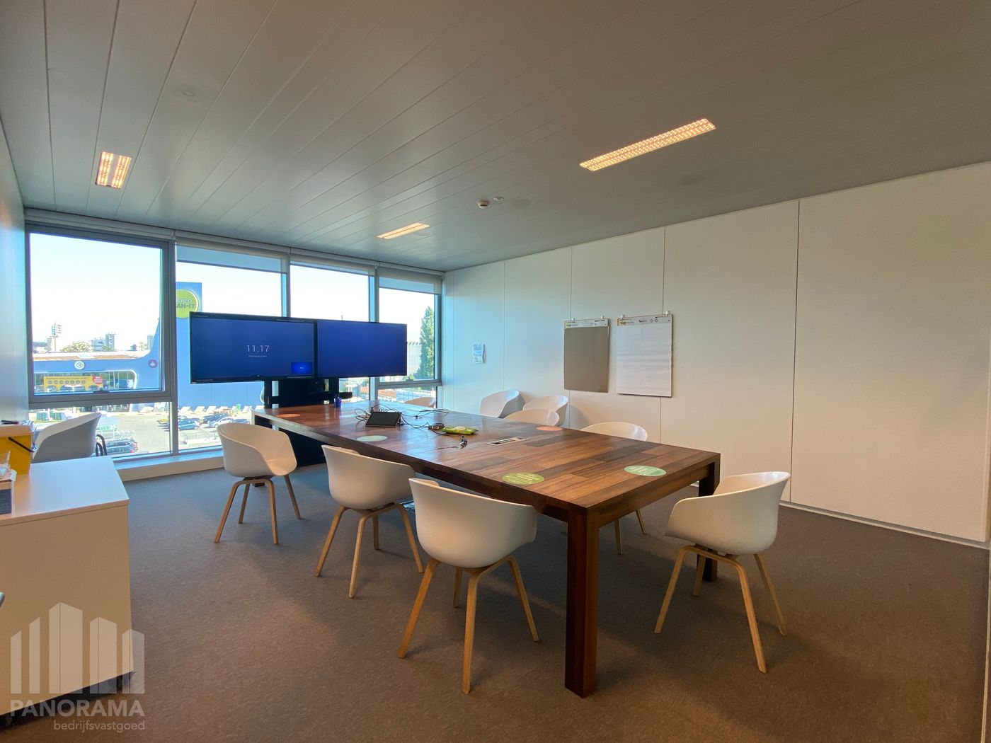 Bureaux haut de gamme de 625 m² à louer dans les Blue Towers - photo 2