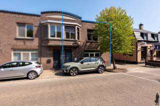 <h3>Rustig wonen met ruimte en comfort in Meerle</h3>
<p>Op een rustige locatie vindt u deze deels gerenoveerde woning die meteen instapklaar is. Het huis beschikt over <strong>3 slaapkamers</strong> en ligt op een prachtig perceel van <strong>1.290 m²</strong>, waar de ruime tuin voor een groene, aangename leefomgeving zorgt.</p>
<p>Binnen treft u een comfortabele indeling met lichtrijke leefruimtes en een praktische keuken. Dankzij de reeds uitgevoerde renovaties kan u hier zonder zorgen intrekken en meteen genieten van uw nieuwe thuis.</p>
<p>Buiten is het volop genieten: de diepe tuin biedt plaats voor ontspanning, spelende kinderen of tuinliefhebbers. Het perceel is ideaal voor wie houdt van rust, ruimte en privacy.</p>
<p>Daarnaast is er een <strong>vlotte verbinding naar Nederland</strong>, wat deze woning ook interessant maakt voor wie dicht bij de grens wil wonen maar toch rust en natuur opzoekt.</p>
<p><strong>Troeven:</strong></p>
<ul>
<li>
<p>Instapklare woning, deels gerenoveerd</p>
</li>
<li>
<p>3 slaapkamers</p>
</li>
<li>
<p>Groot perceel van 1.290 m²</p>
</li>
<li>
<p>Fraaie, verzorgde tuin</p>
</li>
<li>
<p>Rustige ligging</p>
</li>
<li>
<p>Goede bereikbaarheid richting Nederland</p>
</li>
</ul>