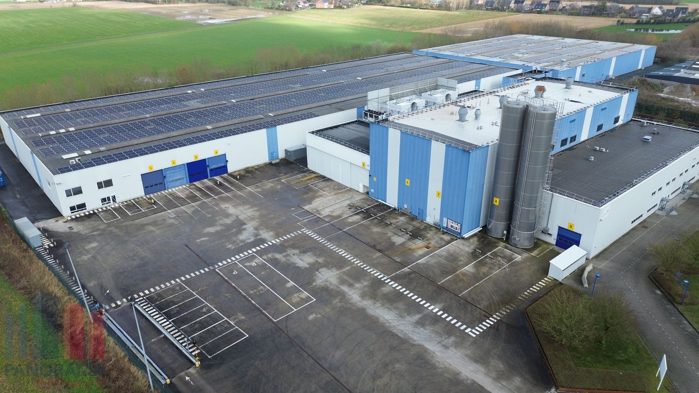 Industriële site met een perceelsoppervlakte van 46.746 m² - photo 5