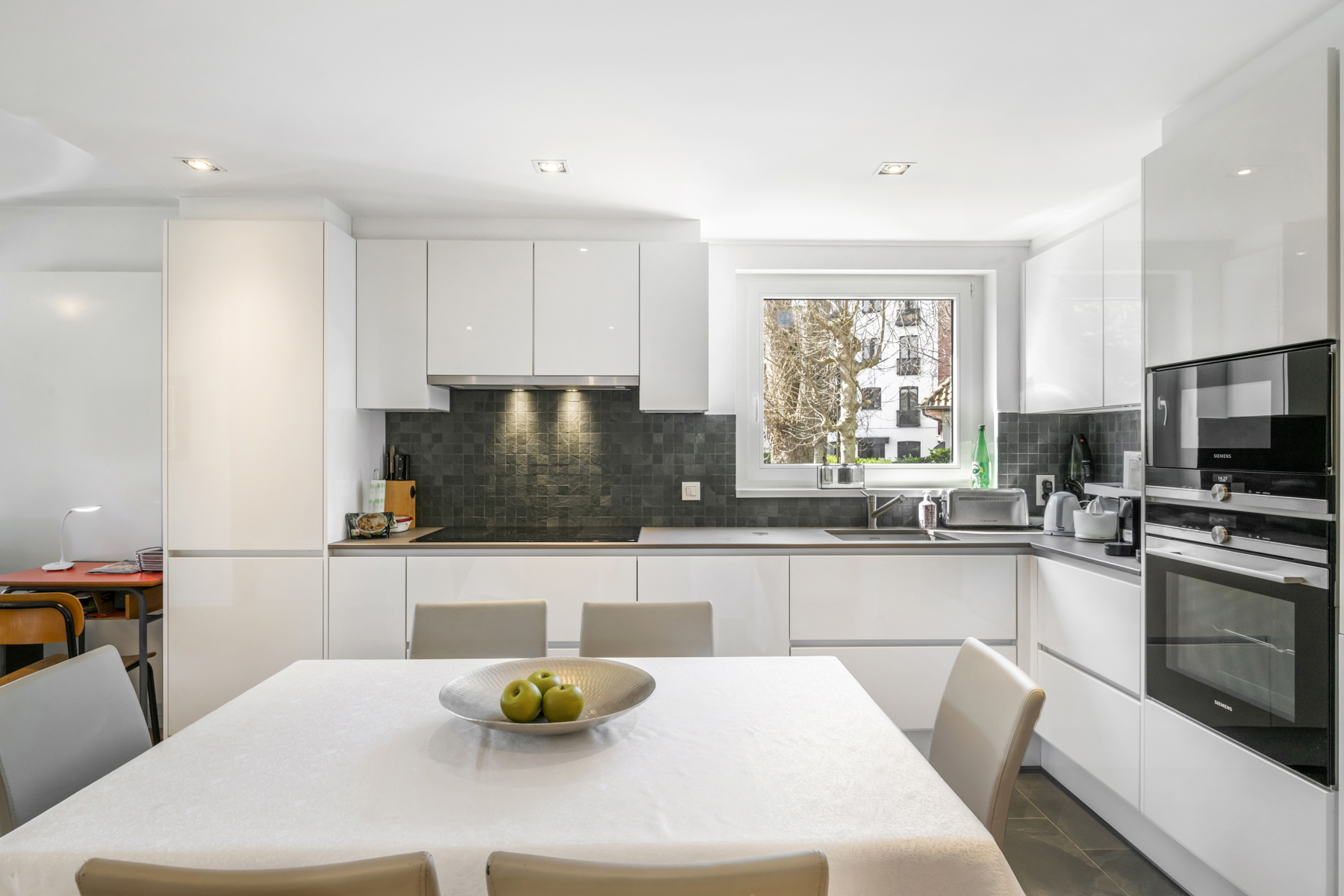 Zonnig gelijkvloers appartement centraal in het Zoute - foto 4