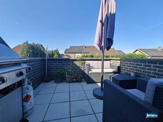 Instapklaar éénslaapkamerappartement met terras, autostaanplaats en berging (in de kelder) in MaasmechelenOntdek dit gezellige en praktisch ingedeeld...