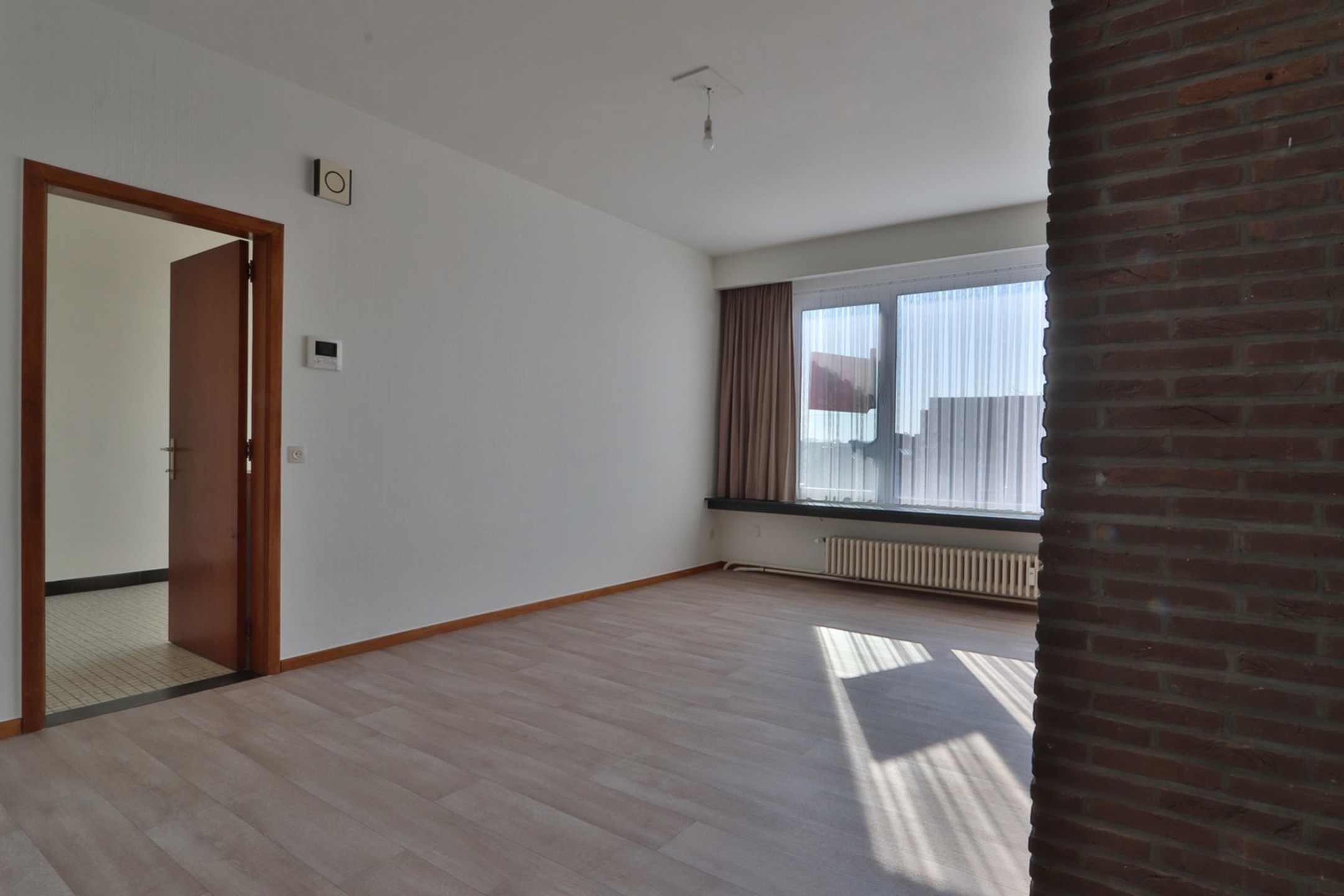 Groot en zeer lichtrijk hoekappartement met 2 slaapkamers op TOPligging in Beveren! - foto 4