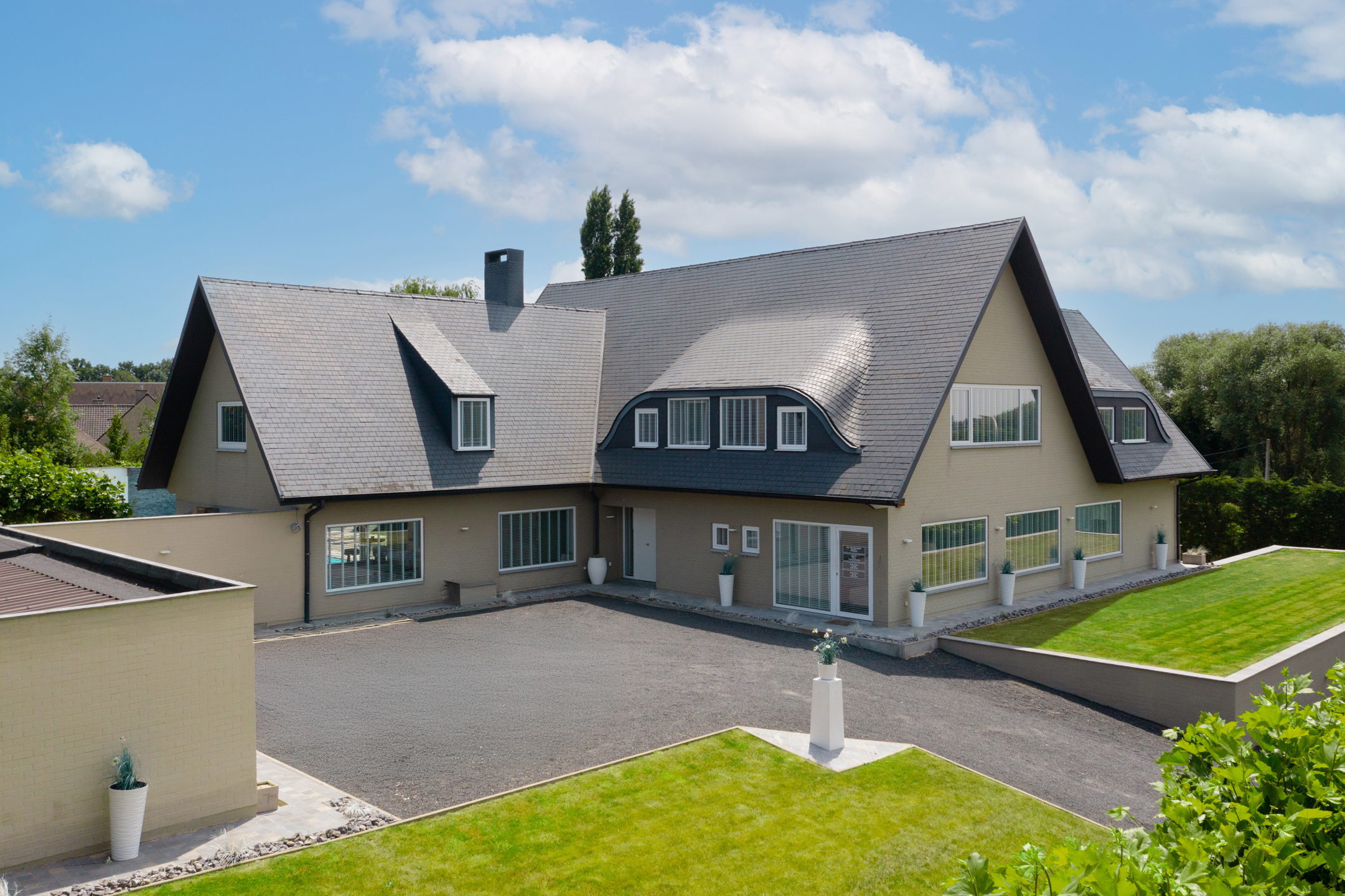 Grote villa met 5 SLK, 3 badkamers, ZWEMBAD en KANTOOR/PRAKTIJK! - foto 4