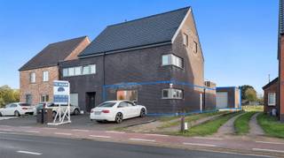 <p><span><strong>Request a tour by email at </strong></span><span><span><strong><u>info@optimusvastgoed.be</u></strong></span></span></p><p><span><strong> </strong></span></p><p><span><strong>FOR RENT: Office space with warehouse in Heusden-Zolder!</strong></span></p><p><span><span>This office space (approx. 30 m²) with a spacious warehouse (approx. 320 m²) is ideally located on a major thoroughfare in Heusden-Zolder.</span></span></p><p><span><span>It is very easily accessible, and several highways are just a few minutes’ drive away.</span></span></p><p><span><span>It is also accessible and easily reachable for freight traffic.</span></span></p><p><span><span>Ample parking is provided at the front and side of the building.</span></span></p><p><span><span> </span></span></p><p><span><strong>Layout:</strong></span></p><p><span><span>- Office space: 30 m²</span></span></p><p><span><span>- Ground-floor storage space: 100 m² with a ceiling height of 3 to 4 m</span></span></p><p><span><span>- Basement storage space: 130 m²</span></span></p><p><span><span>- Separate garage: 60 m², accessible to trucks.</span></span></p><p><span><span> </span></span></p><p><span><span>Both the garage and the ground-floor storage space are equipped with a large electric door.</span></span></p><p><span><span> </span></span></p><p><span><strong>Highlights:</strong></span></p><p><span><strong>- </strong><span>Very convenient location.</span></span></p><p><span><span>- Easily accessible, including for freight traffic.</span></span></p><p>Availability: To be agreed upon.</p><p><span><strong>EPC: 135 kWh/m² </strong><span>with certificate no. 20221121-0002729641-KNR-1</span></span></p><p><span><strong>AVAILABLE BY MUTUAL AGREEMENT</strong></span></p><p><span><span> </span></span></p>
