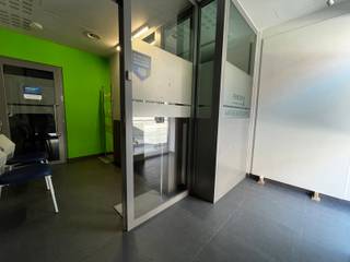 Nieuw in onze portefeuille bieden wij u graag dit commercieel verhuur pand aan. Dit pand biedt een uitgebreid scala aan mogelijkheden en is...