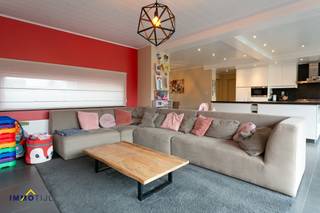 Deze fraaie halfopenbebouwing, is gunstig gelegen op een ideale uitvalsbasis naar centrum en het station van Oudegem eveneens nabij de...