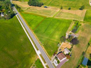 <p><strong>Perceel landbouwgrond van 3.429m²</strong></p>
<p>Perceel landbouwgrond met een totale opp. van 3.429m², op het plan aangeduid met kadastrale benamingen D416a.<br />Dit perceel is bereikbaar langs een weg en is niet verpacht.<br />Gelegen in agrarisch gebied in Lille (Poederlee), in de straat "Lichtaartsesteenweg (schuin over nr. 92)</p>