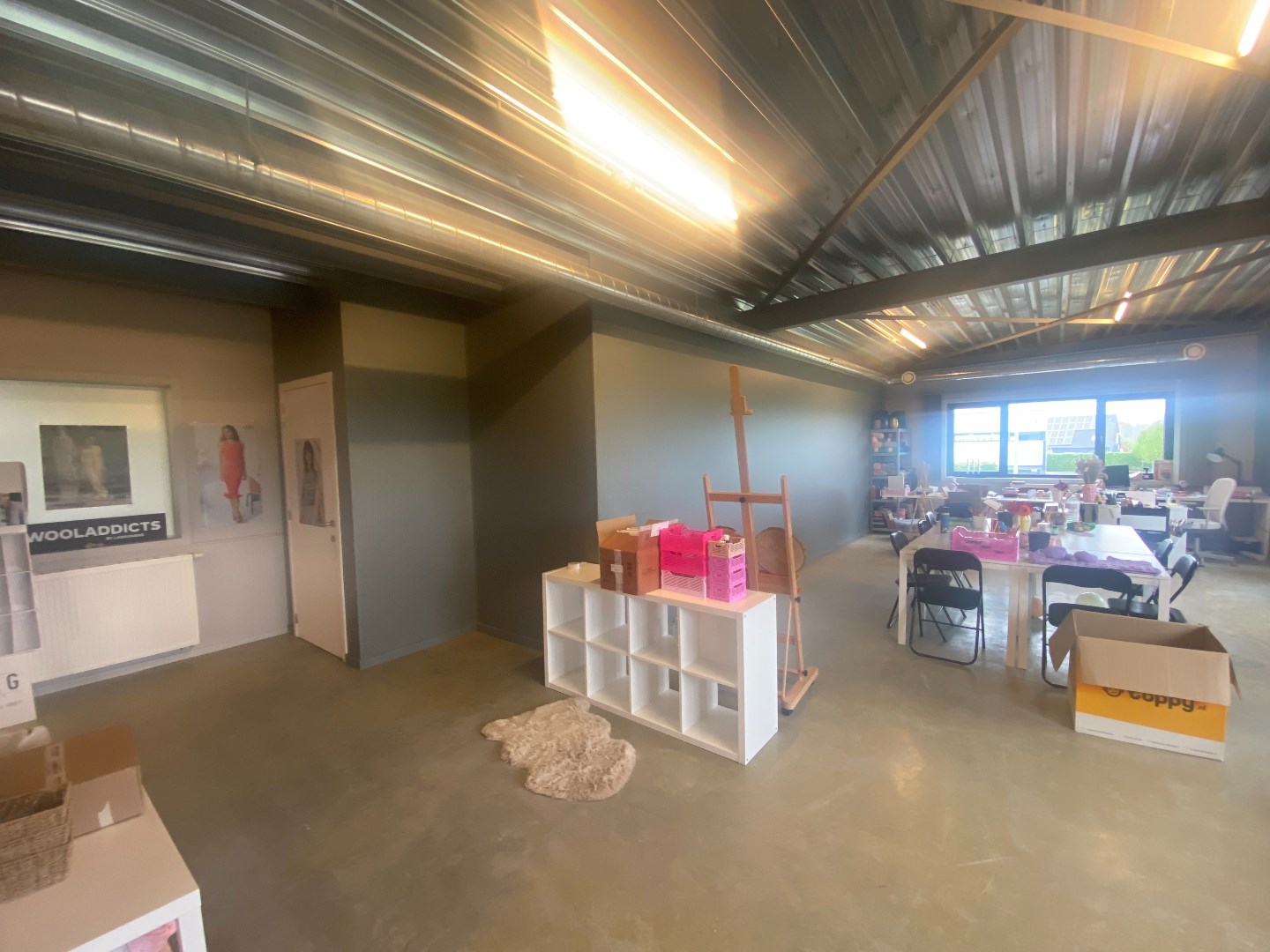 Kantoorruimte of atelier ruimte op de eerste verdieping met parkeerplaatsen te Olsene. - foto 5