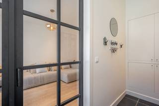 Ontdek deze stijlvolle stadswoning die geniet van een rustige ligging in het stadscentrum van Brugge nabij de Langerei en de stadsring. De woning...