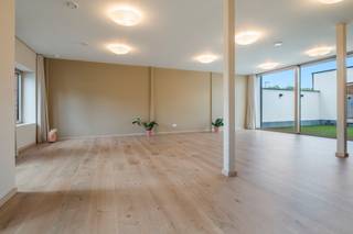 Bent u op zoek naar een commercieel strategische werksituatie nabij het centrum van Dendermonde? Dan leest u best even verder.De strategisch...