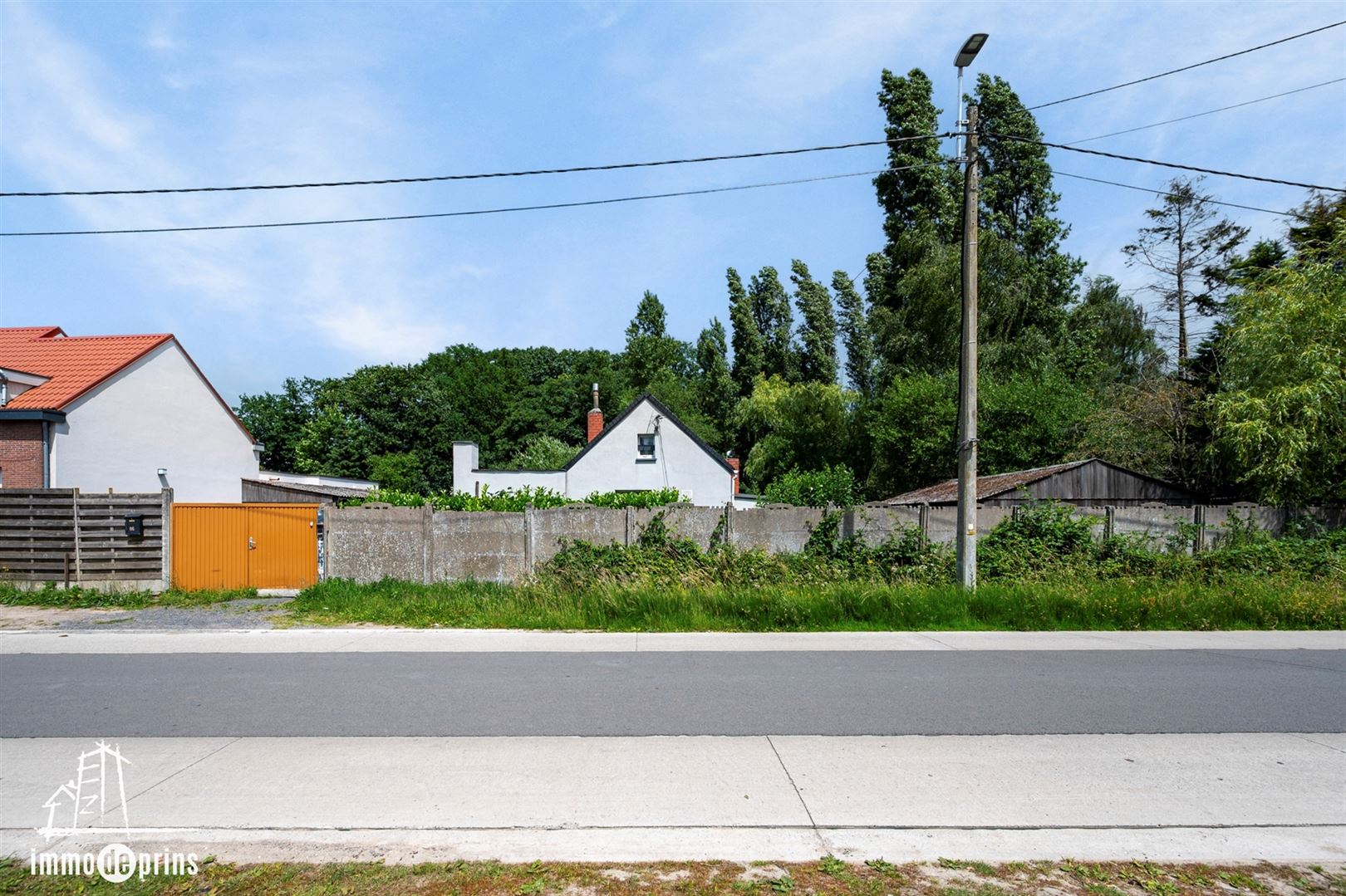 Te renoveren woning op 1.865 m² – projectgrond mogelijk (mits vergunning)
Landelijk gelegen in Nieuwkerken-Waas - foto 1