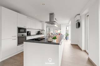We vinden deze instapklare én energiezuinige gezinswoning (216 m²) met 3 tot 4 slpks terug op ideale ligging te Zonhoven. Voor meer informatie ga naar: https://schraepenvastgoed.be/tekoop/?id=4371545&cgi=1000226