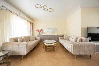 Deze woning is ideaal gelegen in Turnhout, nabij de vaart en op wandelafstand van het centrum. Dankzij de nabijheid van winkels, scholen...