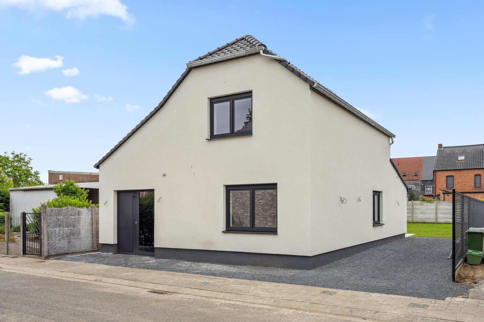 Volledig vernieuwde woning met 3 slpkm - foto 2