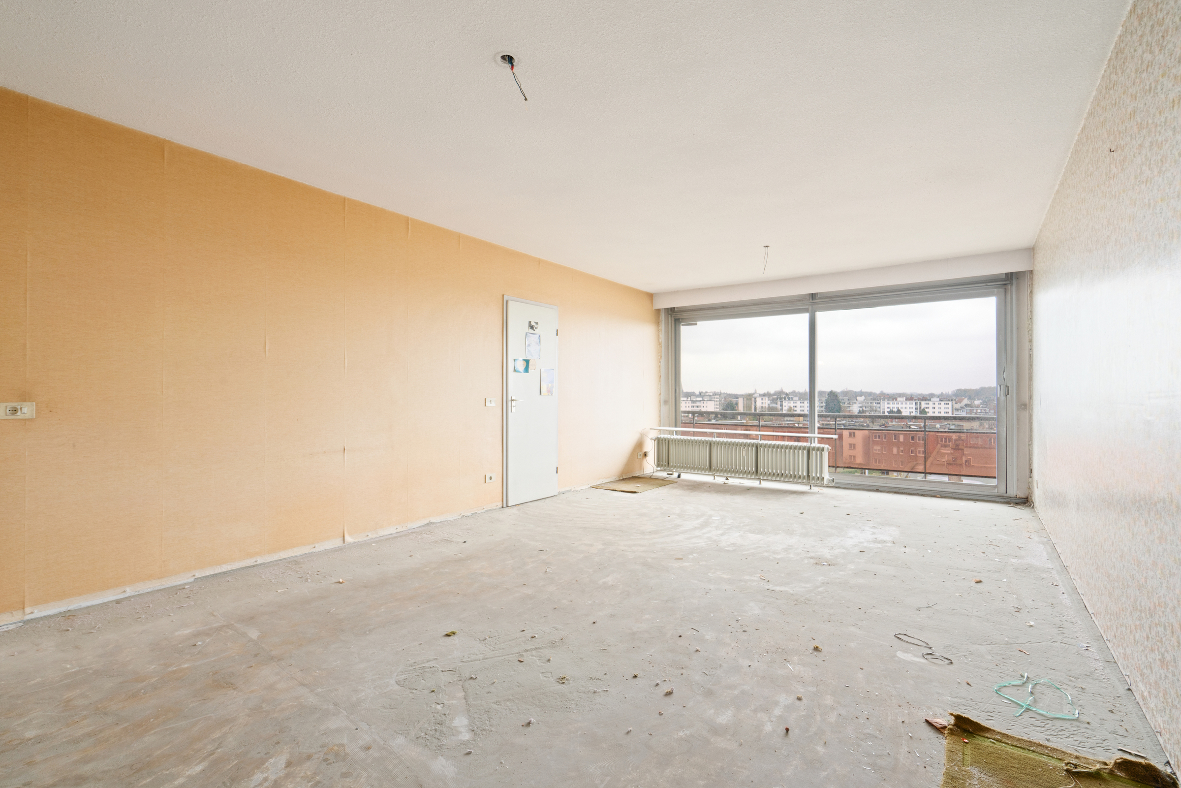 Totaal te renoveren appartement op gunstige locatie! - foto 2