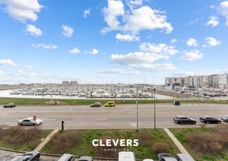 Dit volledig ingericht, eigentijds appartement in de residentie Spinnaker biedt een ongeëvenaarde leefervaring met zijn hoogwaardige afwerking...