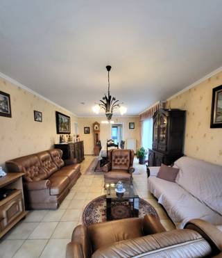 Zoekt u een ruime en goed gelegen woning te huur in Zonnebeke? Dan is dit pand, aangeboden door ERA Domus, wellicht precies wat u zoekt! Dit pand...