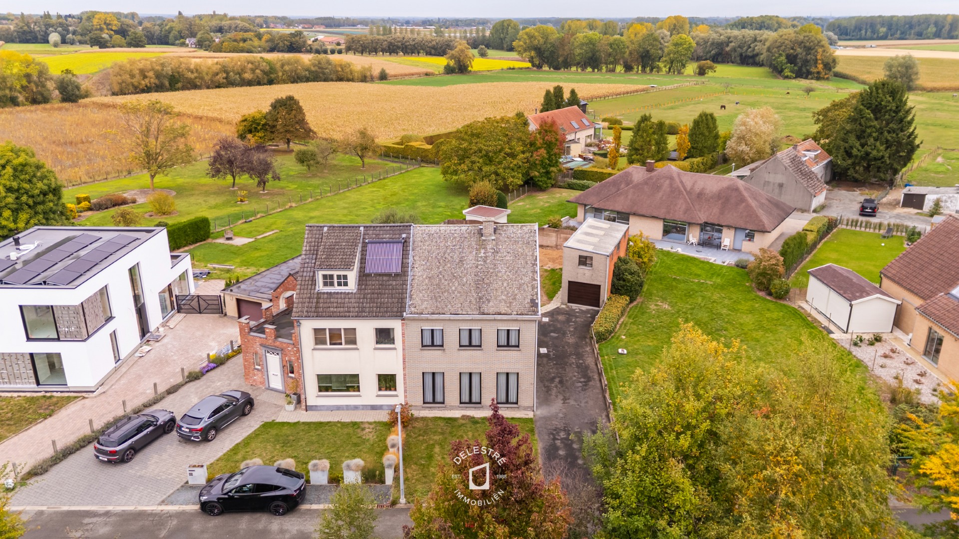 RUSTIG GELEGEN HALFOPEN MET TUIN EN GARAGE - foto 5