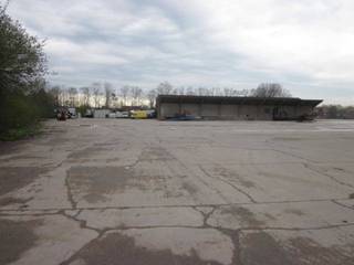 Rumst terrein 2.500m² te huur.Gelegen nabij Afrit Rumst langs E19.Beschikbaar: directTerrein van 1.700m² ook beschikbaar...