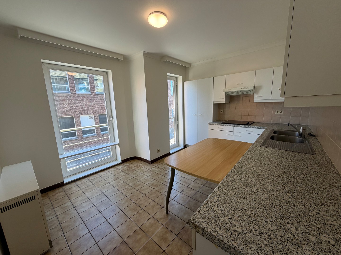 Twee-slaapkamerappartement in het centrum van Tielt. - foto 5