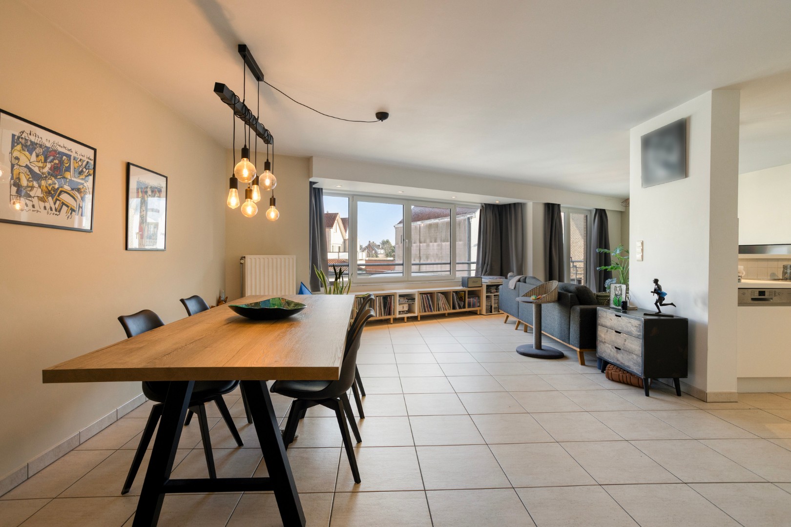 Spacieux appartement à vendre dans une petite résidence au premier étage - photo 2