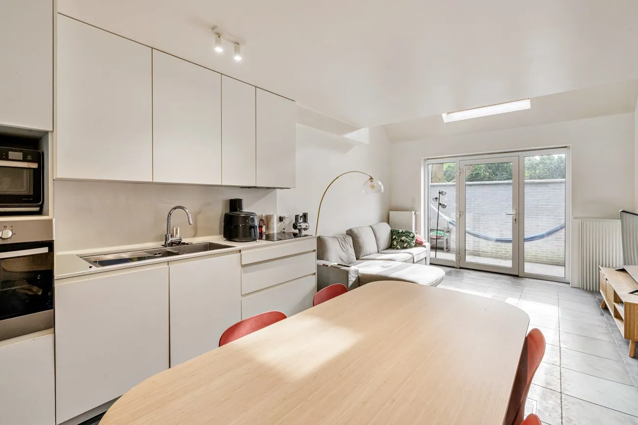 Grondig verbouwde woning aan het gezellige Kokerpark. - foto 4