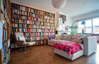 IN OPTIE - GEEN NIEUWE BEZOEKENHoekappartement met 3 slaapkamers en garageboxLigging:Ruim en licht hoekappartement in een rustige, kindvriendelijke...