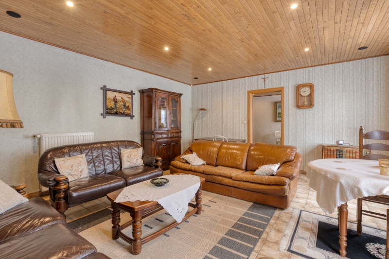Te renoveren woning met grote tuin en veel potentieel - photo 4