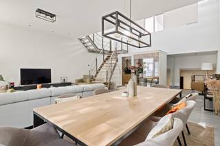 Gelegen op een absolute toplocatie in de Appelmansstraat, vlakbij het “Hyllit hotel” en pal naast één van de meest befaamde straten van heel...