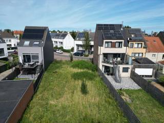 - Groot perceel: 596 m2- Te verkavelen - Residentiële liggingOntdek deze unieke kans in de Steenovenstraat te Oostende: een royaal perceel bouwgrond...
