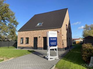 Op zoek naar een recente, instapklare woning met veel ruimte en comfort? Deze vrijstaande woning, gebouwd in 2020, ligt op een perceel van 655...