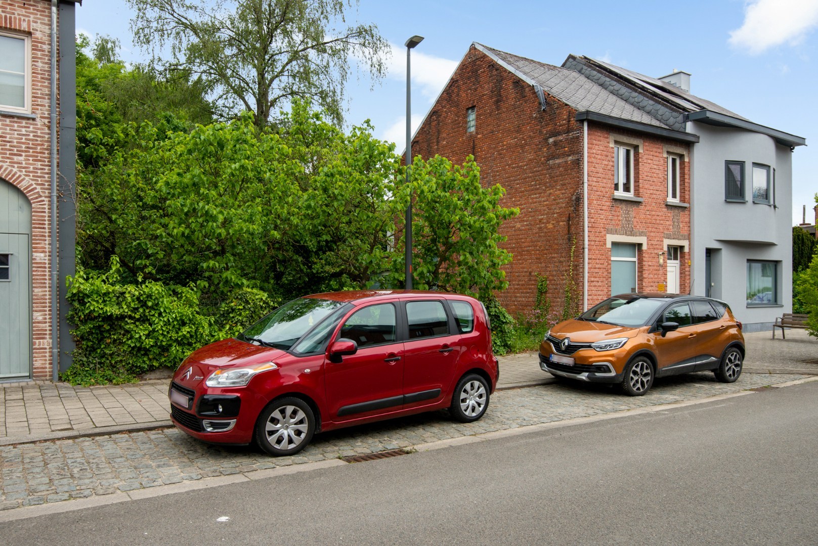 Renovatable house with building land and lots of potential in a quiet location in Puurs-Sint-Amands! - photo 4