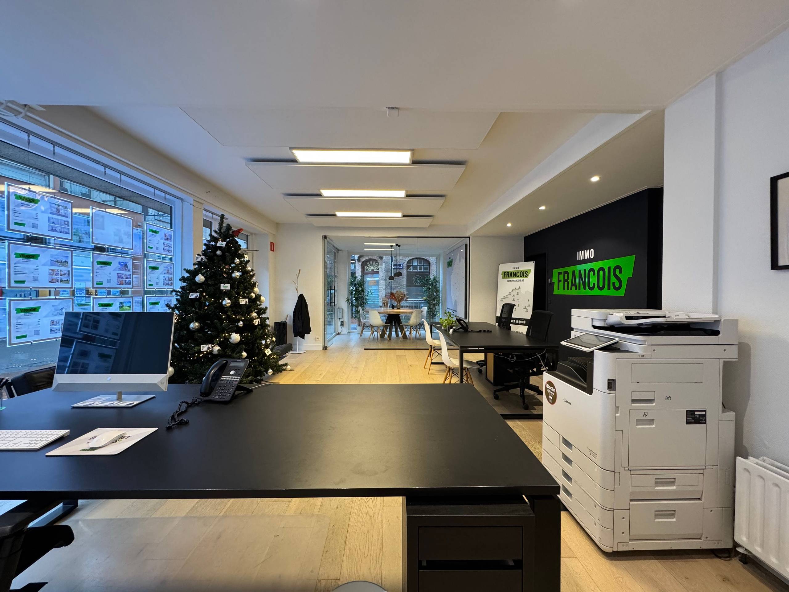 Uitstekend gelegen handelspand in hartje Izegem - foto 3