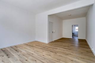 Ontdek dit prachtig gerenoveerde appartement op de eerste verdieping van een kleinschalig en verzorgd gebouw.De ruime leefruimte geniet van veel...