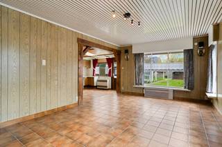 Dit vrijstaand huis in de Splethagestraat biedt een unieke kans voor wie droomt van een renovatieproject op een toplocatie in hartje Oostkamp. U...